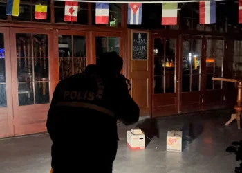 Bursa’da eğlence mekanında silahlı kavga : 1 yaralı