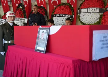 Piyade Sözleşmeli Er Kemal Batur son yolculuğuna uğurlandı