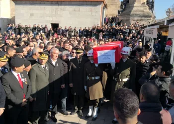 Aksaraylı şehit üsteğmen gözyaşlarıyla son yolculuğuna uğurlandı
