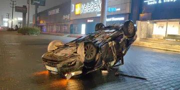 Bursa’da babasından izinsiz aldığı araba ile takla attı