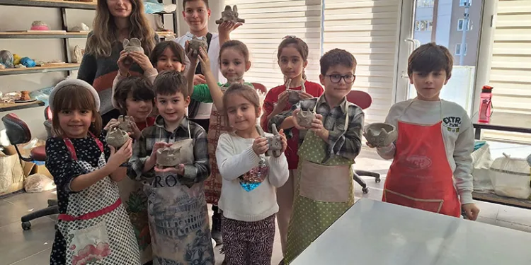 Nilüferli öğrencilerin tatili dolu dolu geçiyor