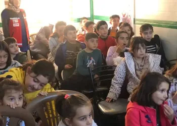 Depremzede çocuklara sinema etkinliği