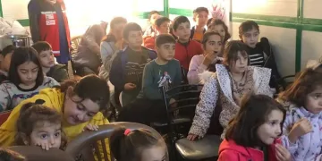 Depremzede çocuklara sinema etkinliği