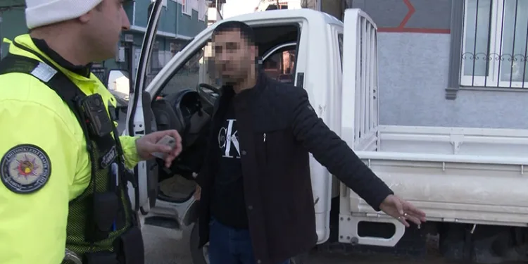 Bursa’da pazara ehliyetsiz çıktı, ekiplerden kaçamadı