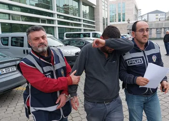 Eski sevgilisinin erkek arkadaşını vurdu