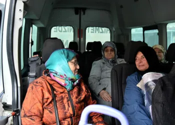 Mustafakemalpaşa Belediyesi’nden alışveriş desteği