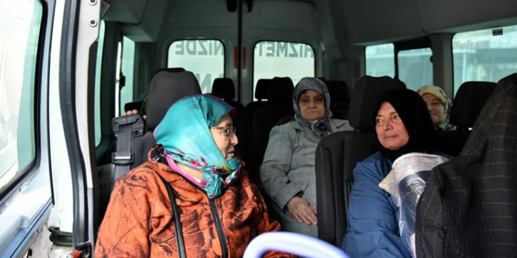 Mustafakemalpaşa Belediyesi’nden alışveriş desteği