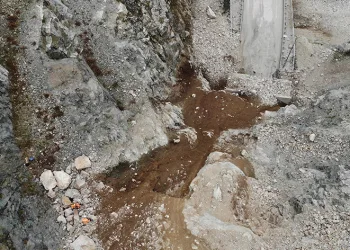 Heyelanlar sonrası dağcılar yamaçlarda temizliğe başladı