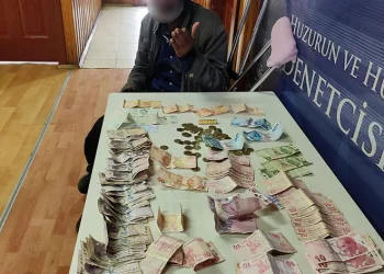 Dilenen şahsın cebinden 2 bin TL para çıktı