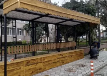 Duraklar yenilendi