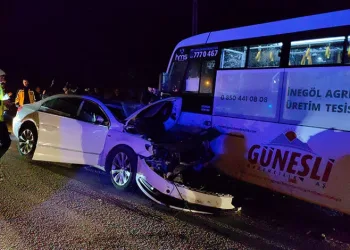 Bursa’da otobüs ile otomobil çarpıştı: 9 yaralı