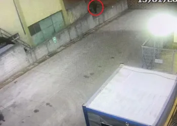 Eski çalıştığı fabrikayı soydu, ilk önce telefon aldı