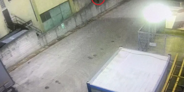 Eski çalıştığı fabrikayı soydu, ilk önce telefon aldı