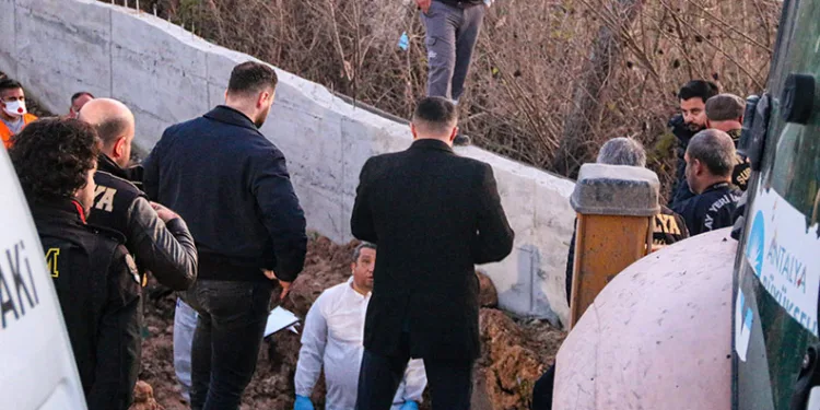 Cinayeti itiraf edip gömdüğü yeri gösterdi