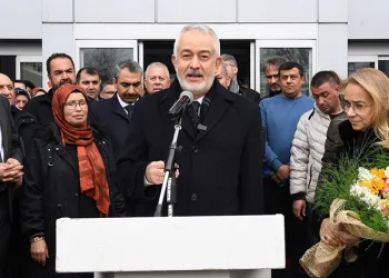 Başkan Başdeğirmen mesai arkadaşlarının sevgi seliyle karşılandı