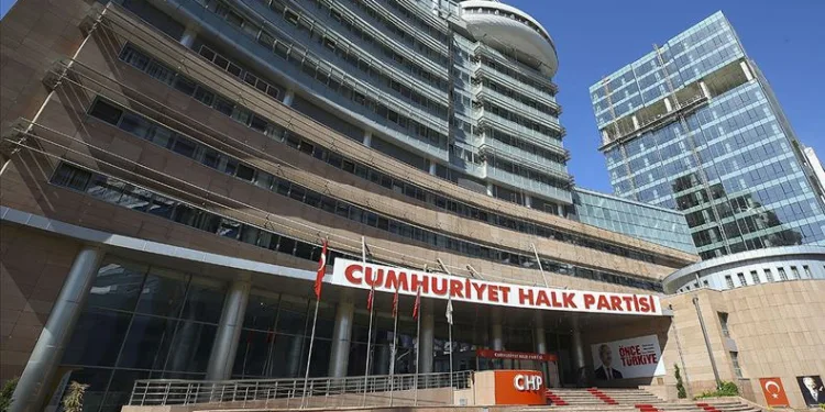 CHP belediye başkan adaylarını açıkladı