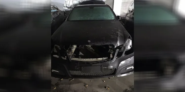 Lüks otomobili çekici yardımıyla çaldılar