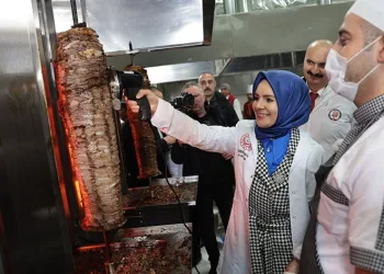 Bakan Göktaş aşevi açılışında