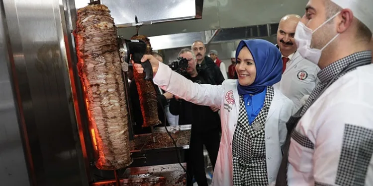 Bakan Göktaş aşevi açılışında