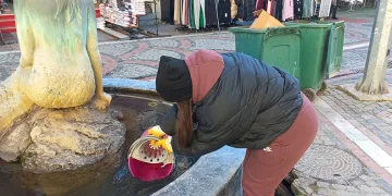 Edirne kuru ayaza teslim oldu, havuzlar dondu
