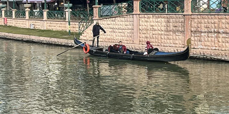 Soğuk hava gondol keyfini engellemiyor