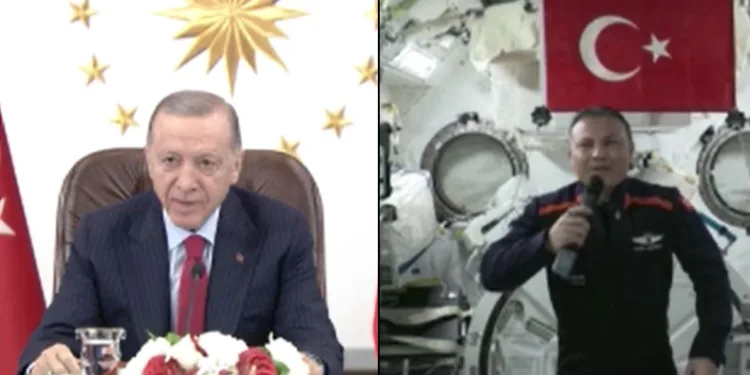 Cumhurbaşkanı Erdoğan Türk astronot ile görüştü