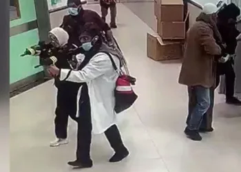 İsrail güçleri hasta ve doktor kılığına girerek hastane bastı