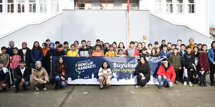 Büyükşehir Gençlik Hareketi’nden kitap desteği