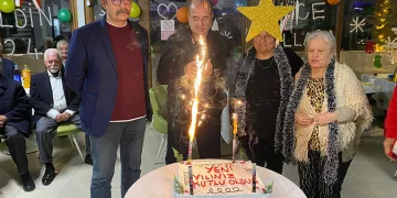 Yaşlı konuk evinde yılbaşı sevinci