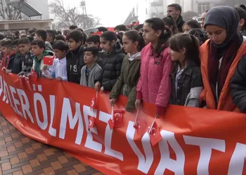 ‘Kahrolsun PKK’ sloganlarıyla şehitlere saygı yürüyüşü