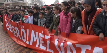 ‘Kahrolsun PKK’ sloganlarıyla şehitlere saygı yürüyüşü