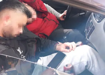 Direksiyon başında uyuyakaldı