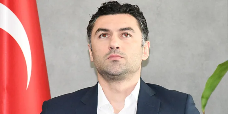 Burak Yılmaz’ın ekibi belli oldu