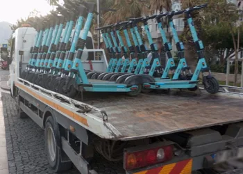 325 scooter trafikten men edildi