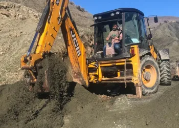 Sağanak nedeniyle kapanan köy yolları ulaşıma açıldı