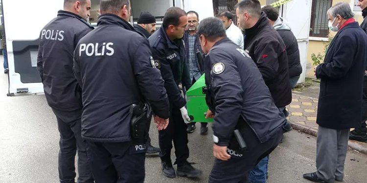 18 yaşındaki genç evinde ölü bulundu