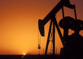 Petrol bölgesel risklerle yükselişte