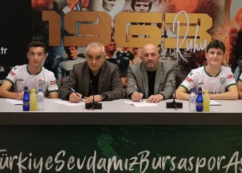Bursaspor’da geleceğe imza