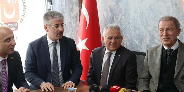 Akar ve Büyükkılıç’tan gazetecilere “10 Ocak” ziyareti