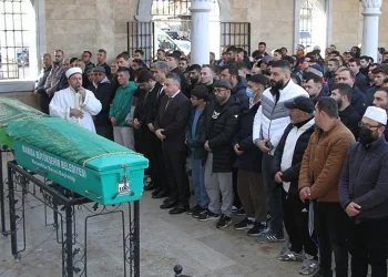 Genç güreşçi gözyaşları arasında toprağa verildi