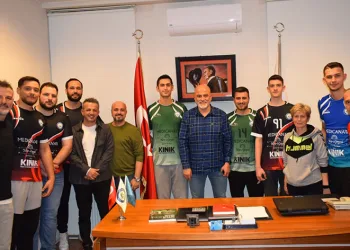 Nilüfer hentbolda 7 imza                   