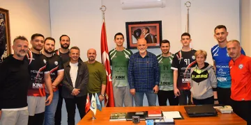 Nilüfer hentbolda 7 imza                   