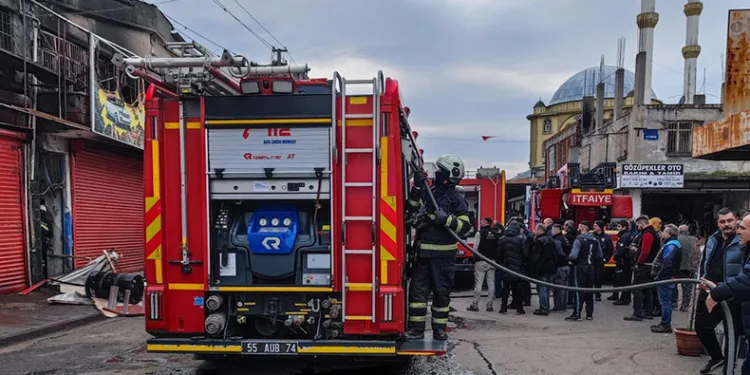 Oto yedek parça dükkanında yangın