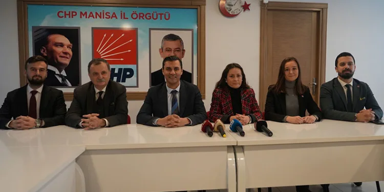 Manisa CHP adaylarını tanıttı