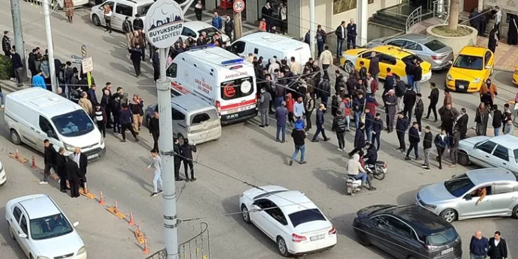 Cadde ortasında satırlı gerginlik