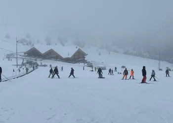 Bolu’nun yükseklerinde kar yağışı