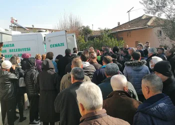 Katliam yapan doçent, Salihli’de toprağa verildi