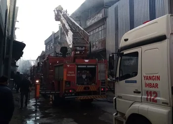 Mobilya imalathanesinde korkutan yangın