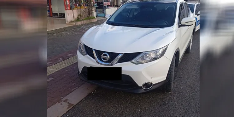 Sahte plaka ile polise yakalandı