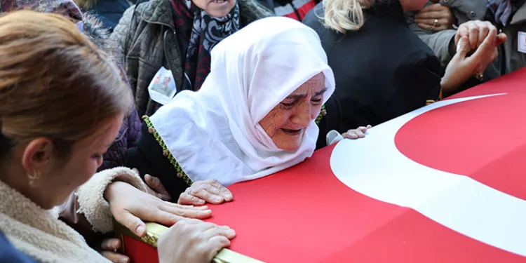 Şehit cenazesinde gözyaşları sel oldu